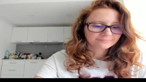 Lolanaturalred online show from March 28, 2026, 12:05 pm