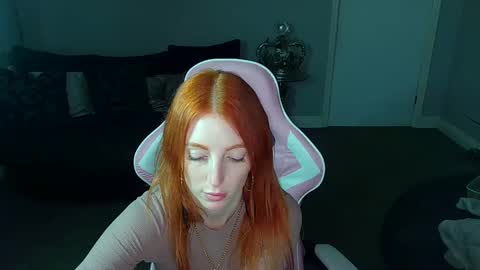 Snapshot of red_firesquirt chatting on January 22, 2025, 2:03 pm Red -  online show from January 22, 2025, 2:03 pm