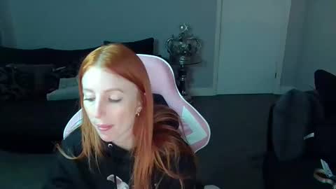 Snapshot of red_firesquirt chatting on March 5, 2025, 9:48 pm Red -  online show from March 5, 2025, 9:48 pm