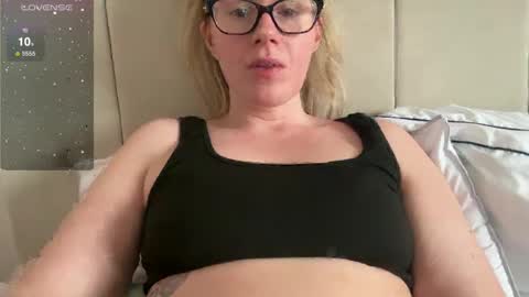 Snapshot of red_head_rosie_69 chatting on February 17, 2025, 2:15 pm Rosie online show from February 17, 2025, 2:15 pm