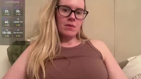 Snapshot of red_head_rosie_69 chatting on February 22, 2025, 9:04 pm Rosie online show from February 22, 2025, 9:04 pm