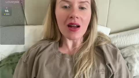 Snapshot of red_head_rosie_69 chatting on March 11, 2025, 1:56 pm Rosie online show from March 11, 2025, 1:56 pm