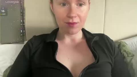 Snapshot of red_head_rosie_69 chatting on March 12, 2025, 9:34 am Rosie online show from March 12, 2025, 9:34 am