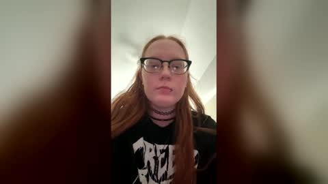 red_hot_foxx03 online show from March 28, 2026, 5:45 pm