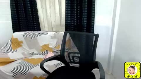 red_kitsune69 online show from March 8, 2025, 12:30 pm