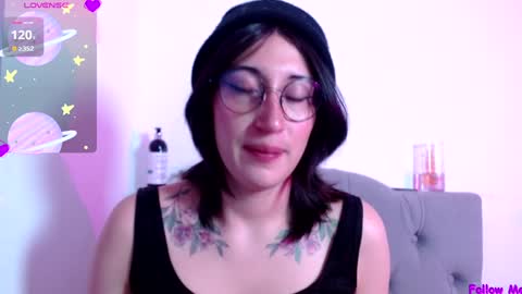 IG   OF red moonn online show from January 25, 2025, 1:41 pm