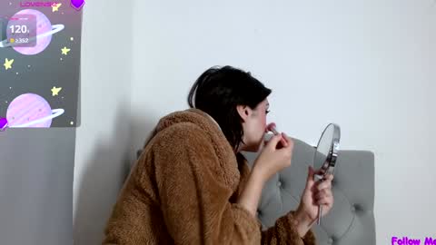 IG   OF red moonn online show from January 28, 2025, 10:34 am