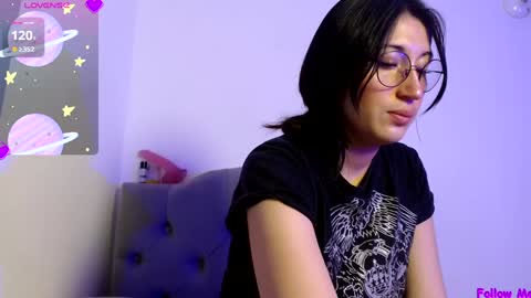 IG   OF red moonn online show from February 3, 2025, 10:47 am