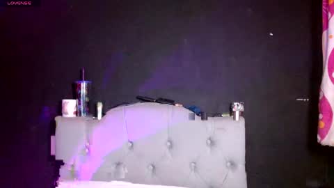 IG   OF red moonn online show from April 8, 2026, 5:18 am