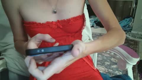 Snapshot of red_on_fire69 chatting on October 7, 2025, 5:43 pm Red online show from October 7, 2025, 5:43 pm