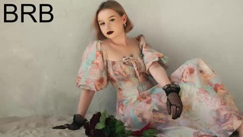 Snapshot of red_queeen chatting on February 13, 2025, 8:24 pm QUEEN OF EVIL online show from February 13, 2025, 8:24 pm