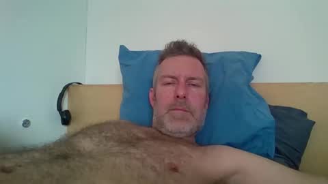 Red online show from March 3, 2026, 9:15 am