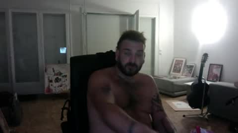 redbonezzzz online show from June 8, 2026, 12:25 am