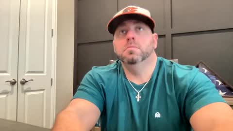 Snapshot of redbull1414 chatting on December 26, 2024, 10:52 pm RedBull online show from December 26, 2024, 10:52 pm