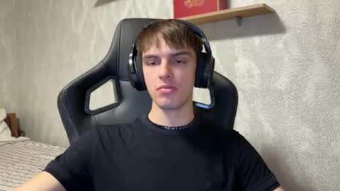 Snapshot of redbullshine chatting on September 27, 2025, 2:11 pm redbullshine online show from September 27, 2025, 2:11 pm