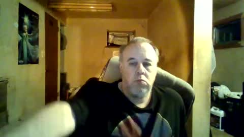 reddragon1195 online show from December 25, 2024, 2:57 am