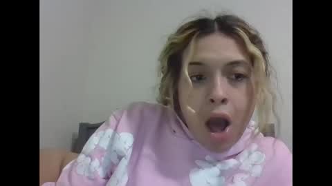 Snapshot of reddwaxx chatting on February 3, 2026, 2:55 pm reddwaxx online show from February 3, 2026, 2:55 pm