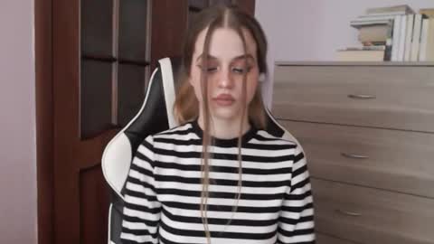 Lily online show from March 14, 2026, 3:23 am