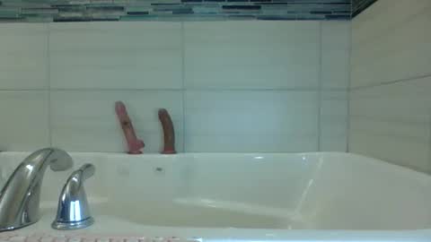 Snapshot of redheadslutwife8803 chatting on January 8, 2026, 1:57 pm Lenae Redd online show from January 8, 2026, 1:57 pm