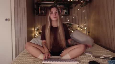 Ana online show from December 17, 2025, 10:21 am