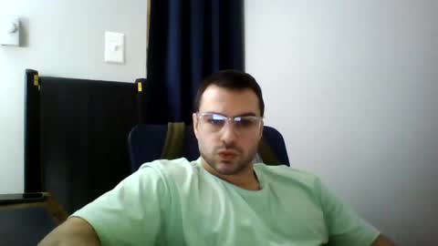 redstar461163 online show from December 9, 2024, 2:06 pm