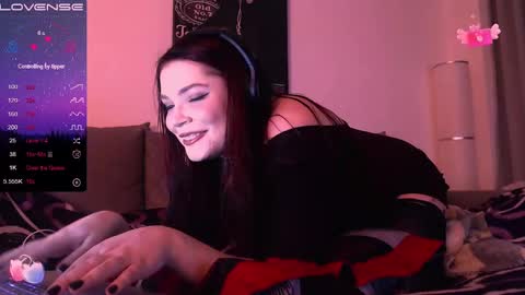 Snapshot of redyari chatting on February 1, 2025, 10:34 pm Red online show from February 1, 2025, 10:34 pm