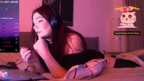 Snapshot of redyari chatting on March 1, 2025, 11:04 pm Red online show from March 1, 2025, 11:04 pm