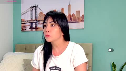 Snapshot of reese_yanella chatting on February 11, 2026, 10:09 am Yanella online show from February 11, 2026, 10:09 am