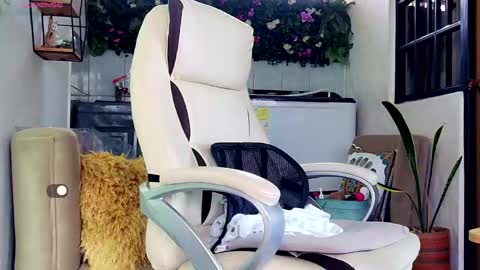 Yanella online show from March 29, 2026, 1:11 pm