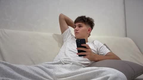 Alex online show from November 25, 2025, 3:34 pm