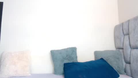 regina1819 online show from October 1, 2025, 1:00 am