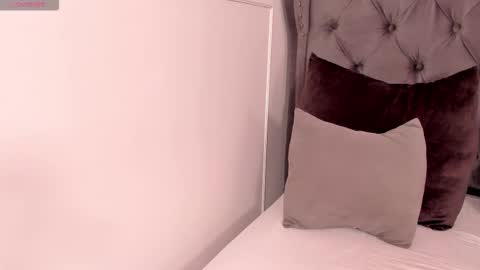 Regina  online show from October 18, 2025, 9:59 pm