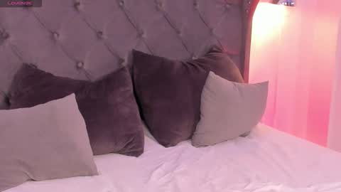 Regina  online show from January 18, 2026, 1:31 am