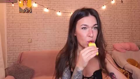 Snapshot of reginahawkinss chatting on October 9, 2025, 10:02 am ReginaHawkinss online show from October 9, 2025, 10:02 am