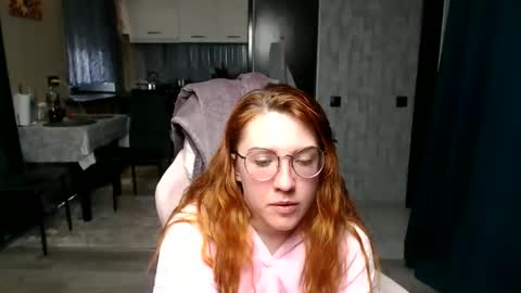 Snapshot of reginasmilee chatting on April 23, 2026, 12:29 pm Regina online show from April 23, 2026, 12:29 pm