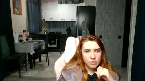 Snapshot of reginasmilee chatting on April 24, 2026, 3:31 am Regina online show from April 24, 2026, 3:31 am