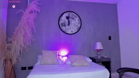 R E I online show from December 5, 2025, 1:09 pm