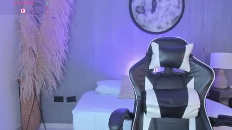 R E I online show from December 19, 2025, 12:23 pm