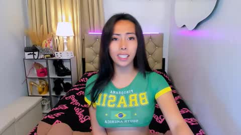 reighnempress online show from February 26, 2025, 4:14 am