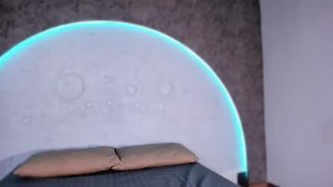 reiinachloe online show from September 30, 2025, 5:18 pm