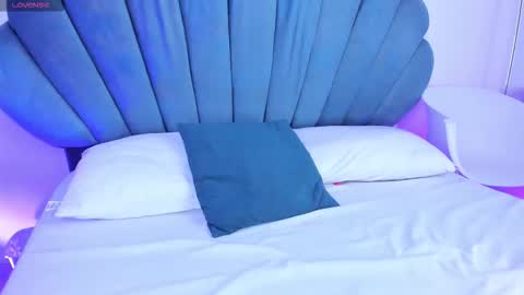 Reika  online show from October 10, 2025, 3:11 pm