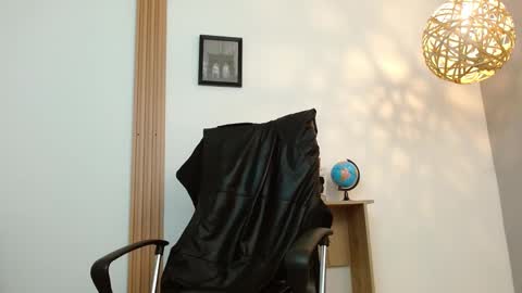   REIKO  online show from January 29, 2025, 1:16 am