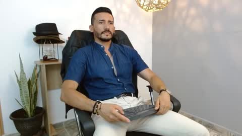   REIKO  online show from February 3, 2025, 7:10 pm