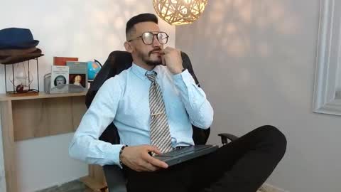   REIKO  online show from February 22, 2025, 7:58 pm