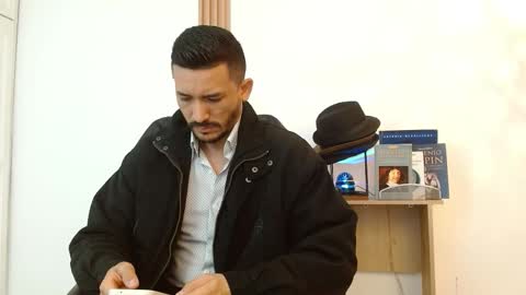   REIKO  online show from November 30, 2025, 2:43 pm