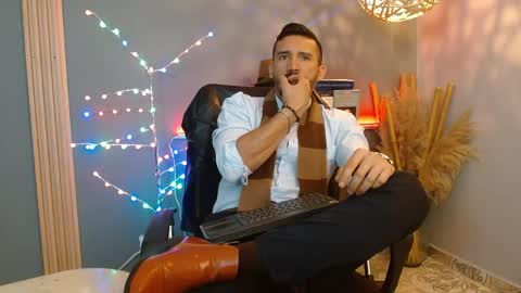   REIKO  online show from April 1, 2026, 3:09 pm