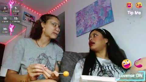 reina_reina online show from June 4, 2026, 2:06 am