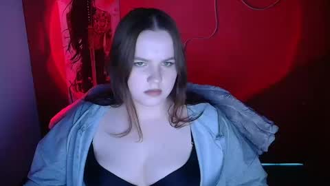 Reina online show from February 7, 2026, 12:42 pm