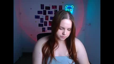 Reina online show from April 15, 2026, 12:23 pm