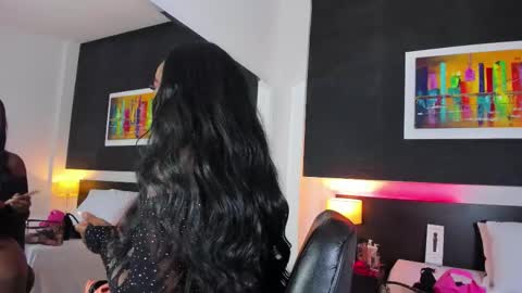 Miah online show from September 19, 2025, 3:52 am